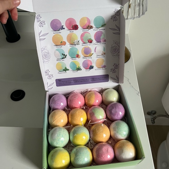 Other - 12 Colorful Bath Bombs Gift Set